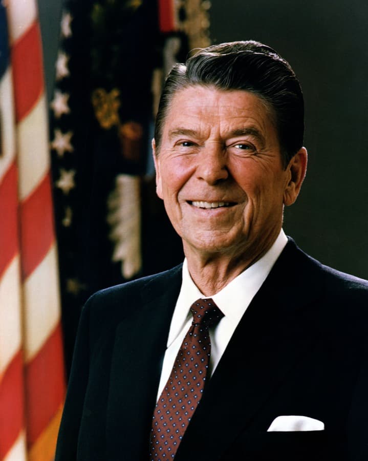 Official portrait of President Ronald Reagan.